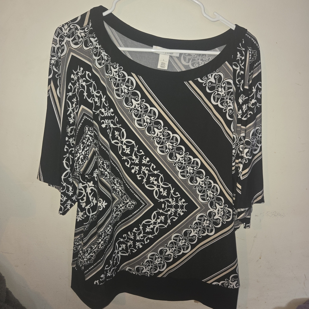 White House Black Market Black and White Geometric Blouse